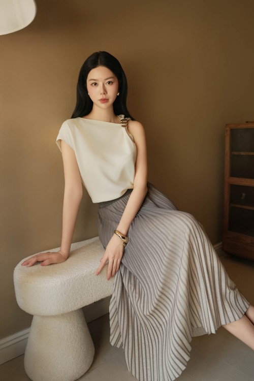 Sixdo Gray Pleated Woven Flared Skirt
